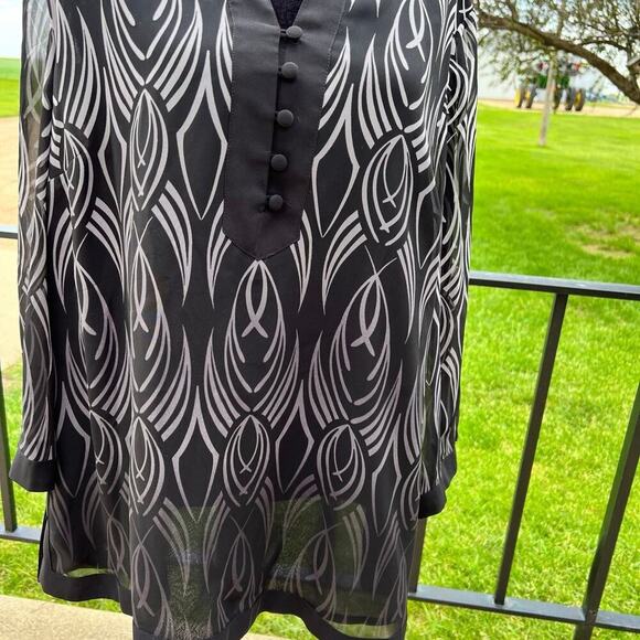 JM Collection long sleeves, V-neck, black ombre tunic.  Women's size 14 - Picture 4 of 12